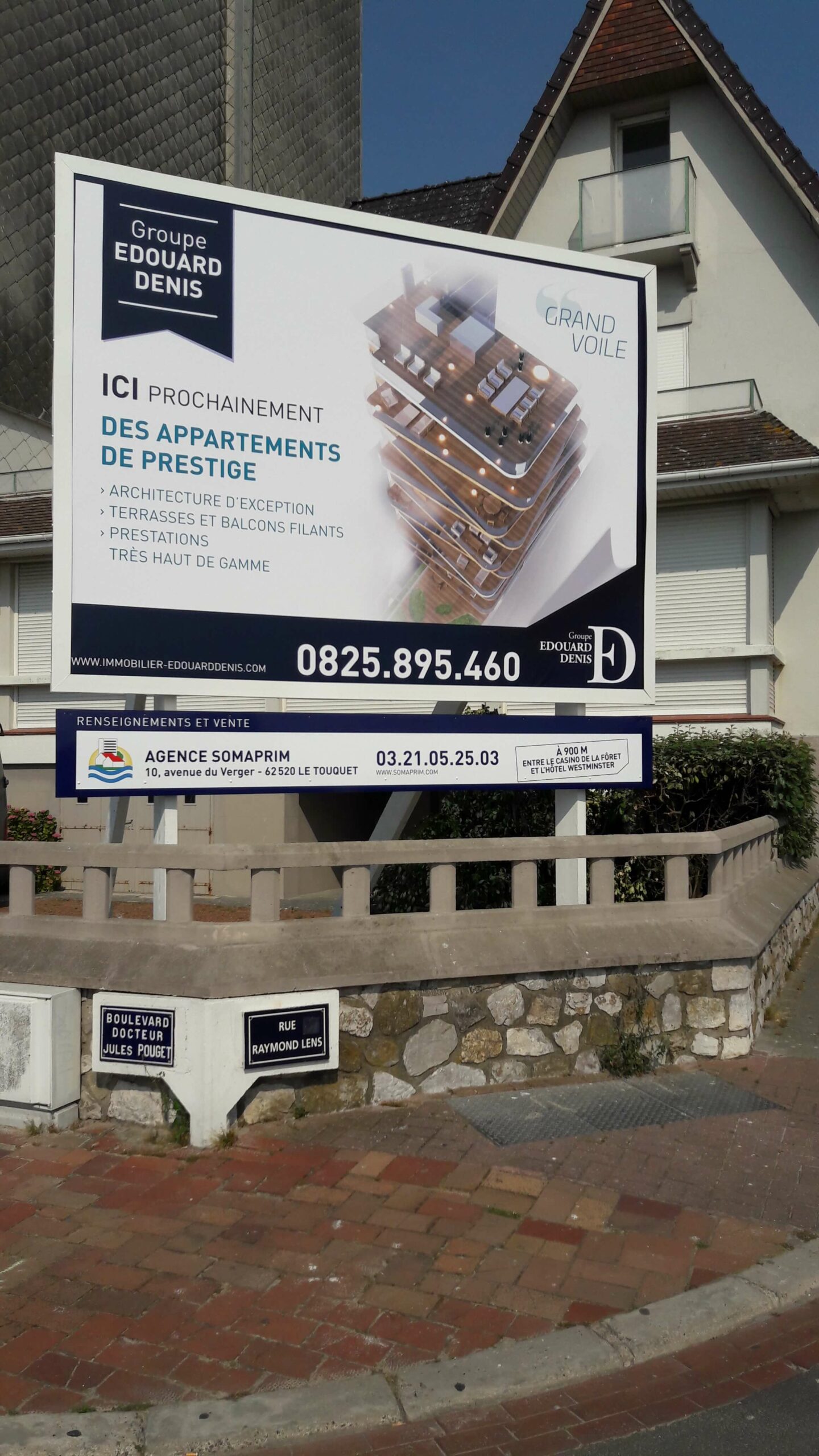 Panneau publicitaire Edouard Denis Ici prochainement des appartements de prestige