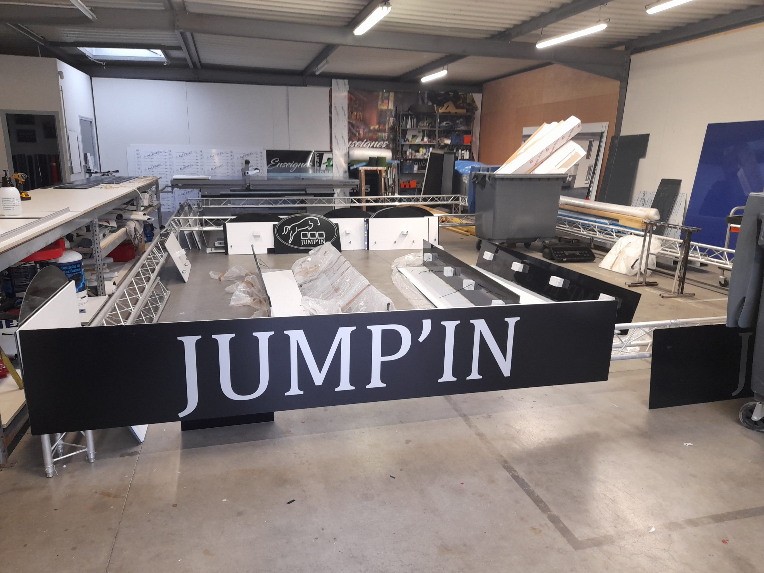 Construction du stand Jump In